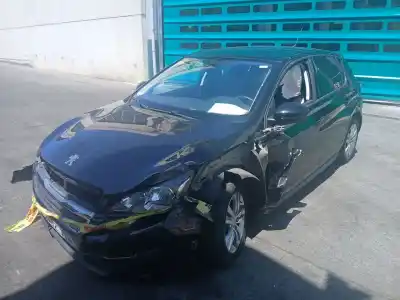 Verschrottungsfahrzeug PEUGEOT 308 II (LB_, LP_, LW_, LH_, L3_)  des Jahres 2017 angetrieben HNY (EB2DTS)