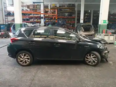 Veículo de Sucata toyota auris (_e18_) 1.8 hybrid (zwe186_) do ano 2018 alimentado 2zr-fxe