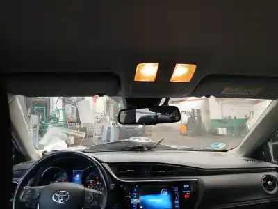 Veículo de Sucata toyota auris (_e18_) 1.8 hybrid (zwe186_) do ano 2018 alimentado 2zr-fxe