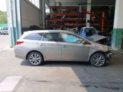 Здавання транспортного засобу toyota auris ranchera familiar (_e18_) 1.8 hybrid (zwe186_) року 2014 потужний 2zr-fxe