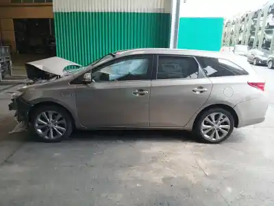 Здавання транспортного засобу toyota auris ranchera familiar (_e18_) 1.8 hybrid (zwe186_) року 2014 потужний 2zr-fxe
