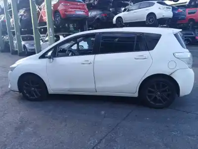 Sloopvoertuig toyota verso (_r2_) 1.6 d4-d (war20_) van het jaar 2015 aangedreven 1ww