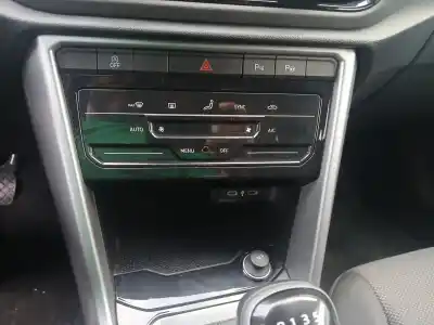 Здавання транспортного засобу volkswagen t-roc (a11, d11) 1.5 tsi року 2024 потужний dxdb Здавання транспортного засобу volkswagen t-roc (a11, d11) 1.5 tsi року 2024 потужний dxdb