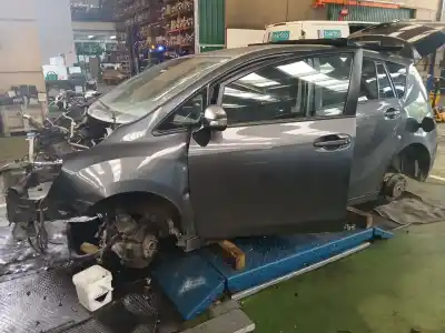 Vehicul casat TOYOTA VERSO (_R2_)  al anului 2017 alimentat 1ZRFAE