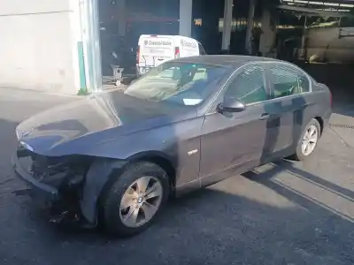 Sloopvoertuig BMW 3 (E90)  van het jaar 2005 aangedreven N52B25A