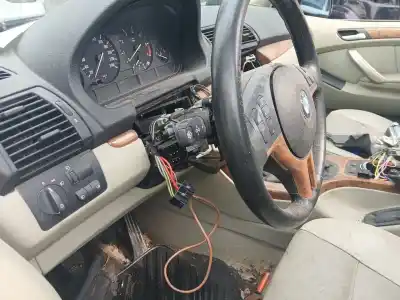 Scrapping Vehicle bmw x5 (e53) 3.0 i of the year 2001 powered m54 b30 (306s3)