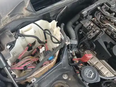 Veículo de Sucata bmw 1 (e81) 118 d do ano 2008 alimentado n47d20a