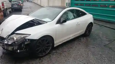 Veicolo di demolizione RENAULT LAGUNA COUPÉ (DT0/1)  dell'anno 2010 alimentato V9X891