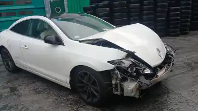 Sloopvoertuig renault laguna coupé (dt0/1) 3.0 dci (dt03) van het jaar 2010 aangedreven v9x891