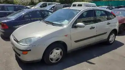 Verschrottungsfahrzeug FORD FOCUS BERLINA (CAK)  des Jahres 2000 angetrieben FYDA