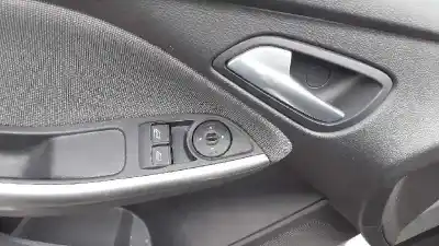 Veicolo di demolizione ford focus lim. (cb8) trend dell'anno 2011 alimentato t1db