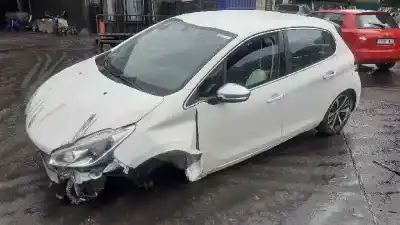 Vehículo de desguace PEUGEOT                                            208                                                                                                                                                                                                                                                        Active                                                                                                                                                                                                                                                     del año 2012 con motor 