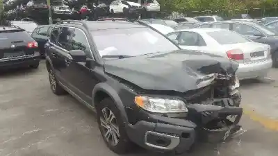 Sloopvoertuig volvo xc70 momentum 2wd van het jaar 2011 aangedreven d5204t3