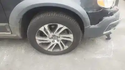 Sloopvoertuig volvo xc70 momentum 2wd van het jaar 2011 aangedreven d5204t3