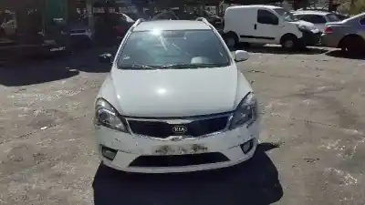 Sloopvoertuig kia cee´d emotion van het jaar 2010 aangedreven d4fb