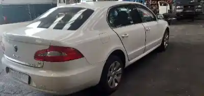 Sloopvoertuig skoda suberb (3t4) active van het jaar 2012 aangedreven cay