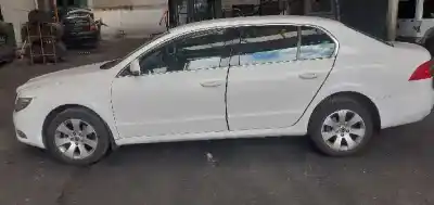 Sloopvoertuig skoda suberb (3t4) active van het jaar 2012 aangedreven cay