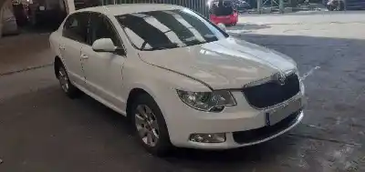 Sloopvoertuig skoda suberb (3t4) active van het jaar 2012 aangedreven cay