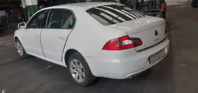 Sloopvoertuig skoda suberb (3t4) active van het jaar 2012 aangedreven cay