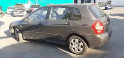 Veículo de Sucata kia cerato 1.6 lx berlina do ano 2005 alimentado g4ed