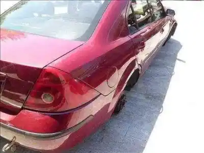 Veículo de Sucata ford mondeo berlina (ge) 1.8 cat do ano 2000 alimentado chba