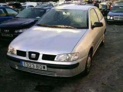 Veículo de Sucata seat ibiza (6k1) 1.4 do ano 1999 alimentado aud