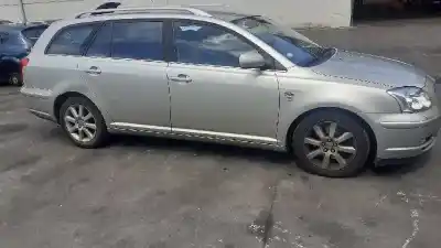Veículo de Sucata toyota avensis wagon (t25) 2.0 d-4d executive do ano 2004 alimentado 1cd-ftv