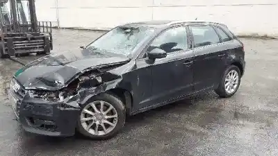 Verschrottungsfahrzeug AUDI A3 SPORTBACK (8VA) Attraction des Jahres 2014 angetrieben CLHA