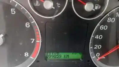 Véhicule à la ferraille ford                                               focus berlina (cap)                                                                                                                                                                                                                                        sport                                                                                                                                                                                                                                                      de l'année 2005 alimenté hxda