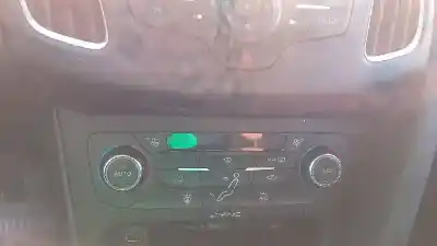 Veicolo di demolizione ford focus lim. (cb8) trend dell'anno 2015 alimentato t1da