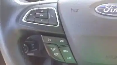 Veicolo di demolizione ford focus lim. (cb8) trend dell'anno 2015 alimentato t1da