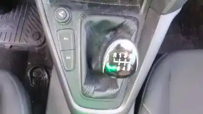 Veicolo di demolizione ford focus lim. (cb8) trend dell'anno 2015 alimentato t1da