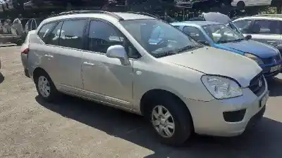 Здавання транспортного засобу kia carens (un) concept року 2008 потужний d4ea