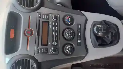 Здавання транспортного засобу kia carens (un) concept року 2008 потужний d4ea