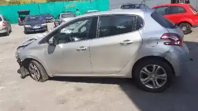 Veículo de Sucata peugeot 208 allure do ano 2013 alimentado 9h06