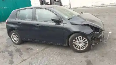 Veículo de Sucata peugeot 308 access do ano 2015 alimentado 9h06