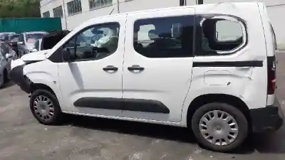Véhicule à la ferraille opel combo life expression de l'année 2018 alimenté yh01