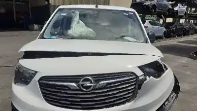 Véhicule à la ferraille opel combo life expression de l'année 2018 alimenté yh01