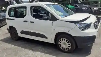 Véhicule à la ferraille opel combo life expression de l'année 2018 alimenté yh01