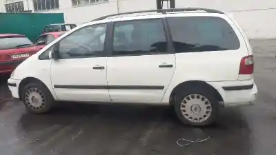 Veicolo di demolizione ford galaxy (vy) ambiente dell'anno 2004 alimentato auy