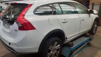 Veículo de Sucata volvo v60 kombi momentum do ano 2018 alimentado d4204t4