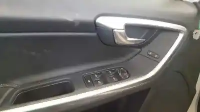 Veículo de Sucata volvo v60 kombi momentum do ano 2018 alimentado d4204t4