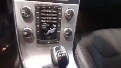 Veículo de Sucata volvo v60 kombi momentum do ano 2018 alimentado d4204t4