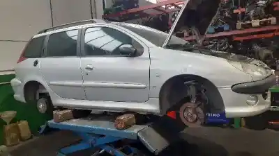 Veículo de Sucata peugeot 206 sw 2.0 hdi cat do ano 2003 alimentado rhy