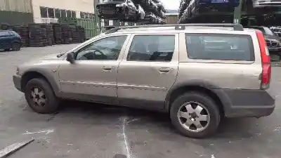 Veicolo di demolizione volvo xc70 d5 awd kinetic dell'anno 2003 alimentato d5244t