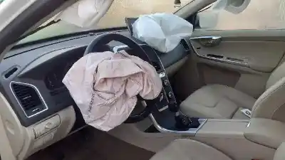 Veicolo di demolizione volvo xc60 kinetic 2wd dell'anno 2013 alimentato d5204t7