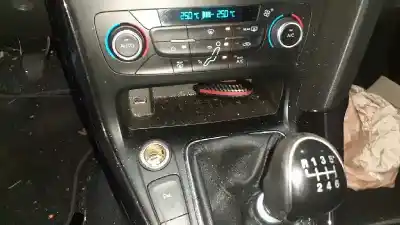 Veículo de Sucata ford focus turn. titanium do ano 2015 alimentado xwda