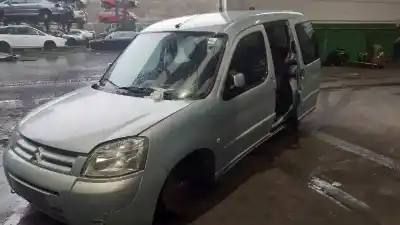 Véhicule à la ferraille CITROEN                                            BERLINGO / BERLINGO FIRST MONOSPACE (MF_, GJK_, GFK_)                                                                                                                                                                                                      2.0 HDi 4x4 (MFRHY)                                                                                                                                                                                                                                        de l'année 2005 alimenté RHY