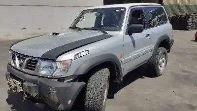 Véhicule à la ferraille NISSAN PATROL GR (Y61) Básico de l'année 2002 alimenté ZD30DDTi