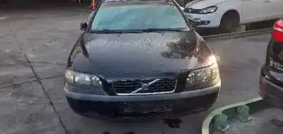 Véhicule à la ferraille volvo s60 berlina 2.4 diesel de l'année 2004 alimenté d5244t2